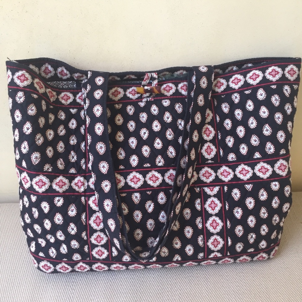 Vera Bradley large bag retired design beautiful